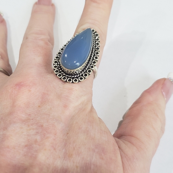 Chalcedony 925 Silver Vintage Style Ring - Picture 10 of 13